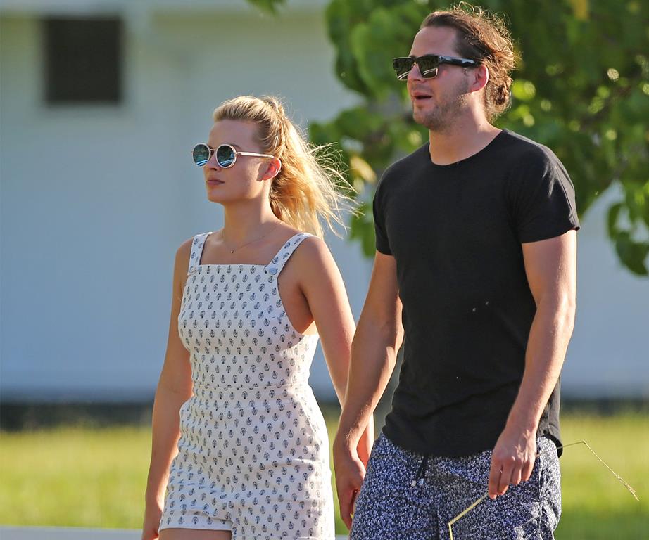 Margot Elise Robbie with her Husband