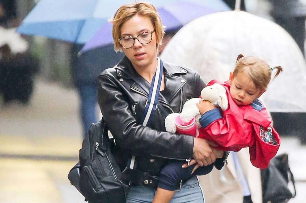 Scarlett Johansson with her daughter